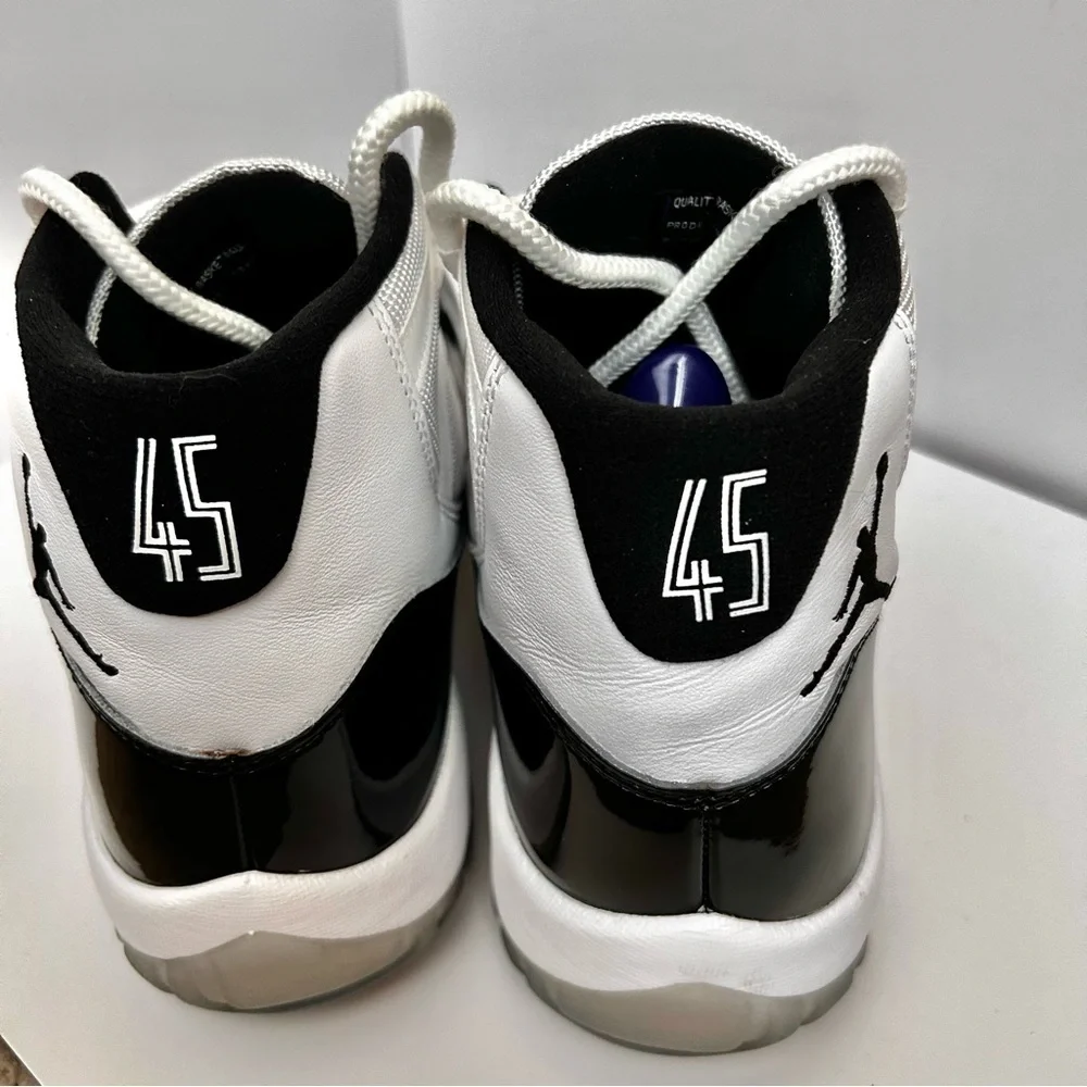 Nike Air Jordan 11 Retro Concord Sneakers